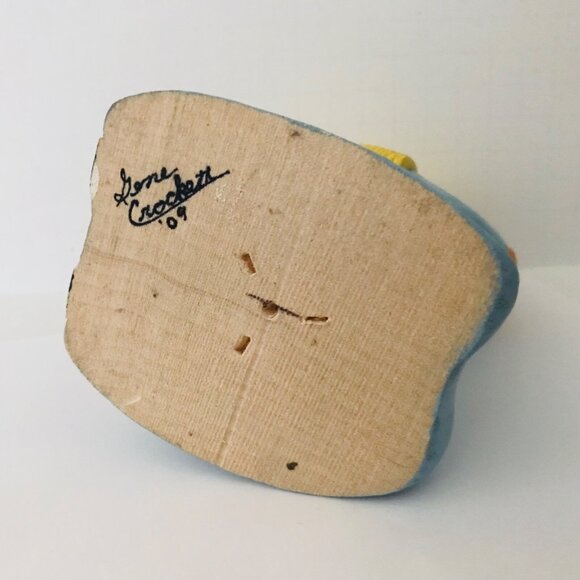 Hand Carved Wood Sculpture Praying Girl Artist Signed Folk Art Crockett 6.5" - Picture 7 of 7